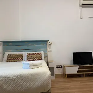 Apartamento Lovely In The Heart Of Free Swimming Pool, Málaga
